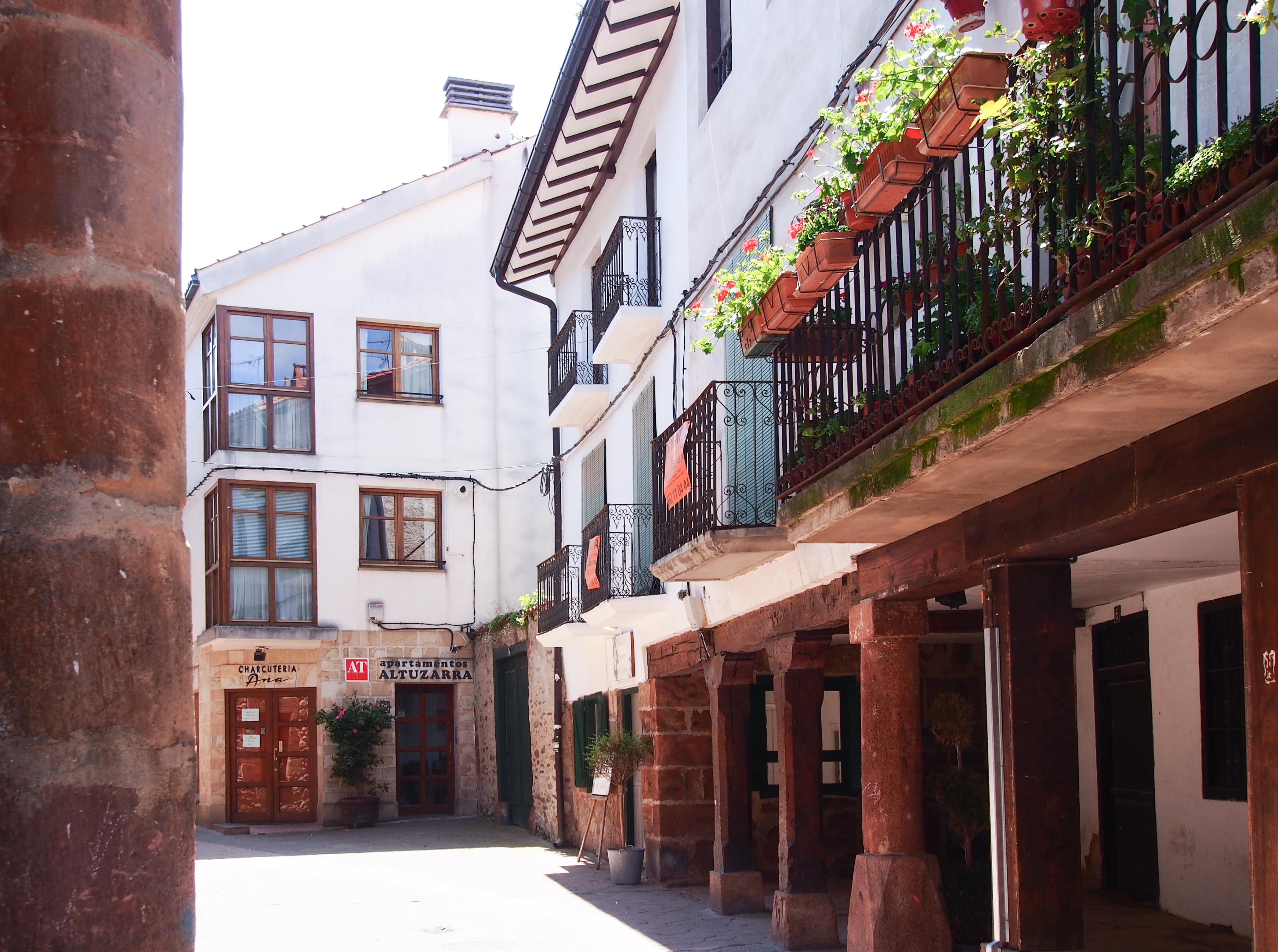 Apartamentos Rurales Altuzarra เอซกาไรย์ ภายนอก รูปภาพ